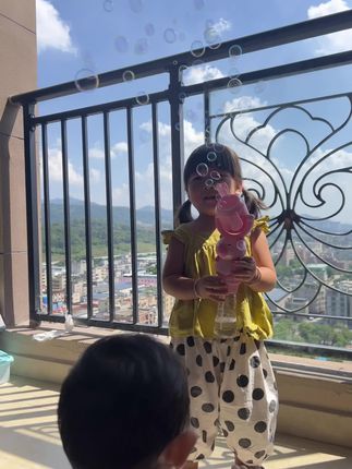 这个泡泡机应该妈妈都喜欢、很美啊!#电动泡泡机