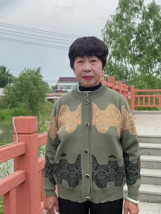 臻选秋冬针织毛衣,让妈妈身心暖暖的。#奶奶装#妈妈装#奶奶装外套#妈妈装外套#妈妈装毛衣