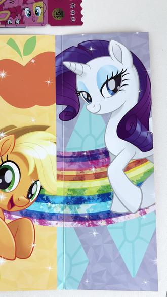 女儿做梦都想要的小马宝莉珍藏画册#小马宝莉第八季 #小马宝莉大结局视频 #小马宝莉 #小马宝莉新世代