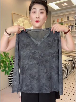 早春新款网纱印花透气舒适修身气质V领长袖T恤小衫时尚上衣D1601# #长袖t恤 #打底衫 #v领长袖t恤
