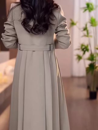 时尚减龄红衣外套女2025年秋季新款轻奢洋气时尚百搭修身显瘦长款风衣外套