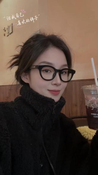 爱你老己,这个梗真的戳到心坎里,
我们总是独自扛下很多事
却忘了偶尔也可以对自己说句“爱你”,
这种和自己温柔对话,
是今年最治愈的浪漫.#爱你老己 #女人一定要活成自己喜欢的样子 #助手抖音 #运气爆棚 #记得爱自己