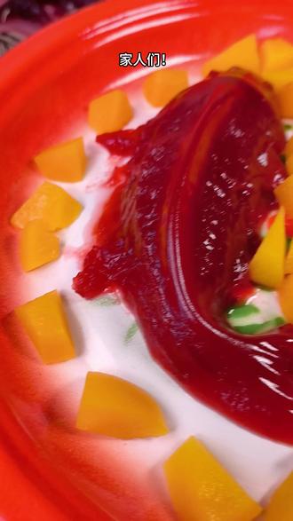 批评家说它俗气,但春节要的就是这份直白的、金红相间的喜气 #山楂鱼 #年货 #摆盘