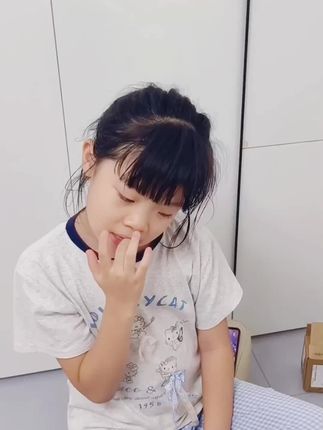 我家孩子爱啃指甲,朋友介绍的这个#瑞力施苦甲笔 真的太好用了,便携笔式的设计,轻松好涂抹,而且还是无毒的,小宝宝也能放心使用#强烈推荐 #我捡到宝了 #苦甲笔