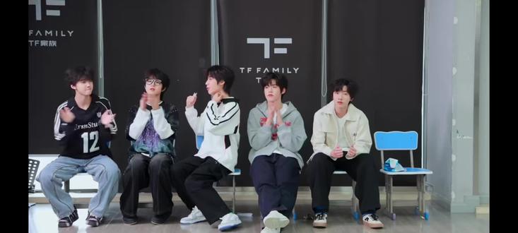 张奕然11月考核纯享版:唱歌+舞蹈+尾声评分#张奕然#TF四代#时代峰峻