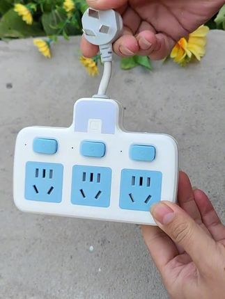 家里插座不够用的,就入手这款多功能插座转换器#插座转换器 #好物分享 #多孔位插座转换器#一转多插头#实用好物