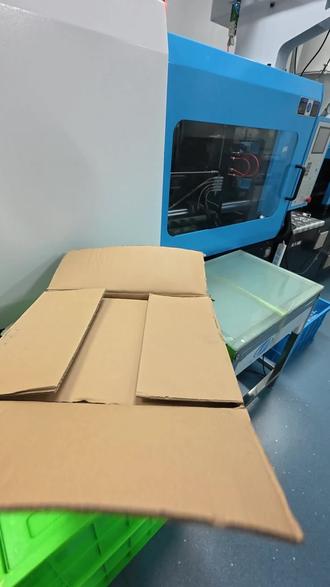 #注塑 #机械手 给模具安装个CT ,别出毛病😂@抖音创作小助手