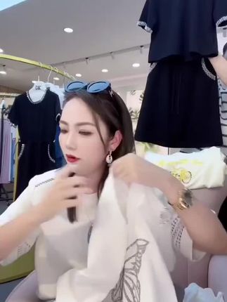时尚重工捏褶镶钻蝴蝶短袖休闲显瘦收腰镂空女款上衣 #夏季新款 #时尚短袖#短袖#女装