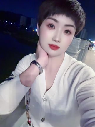 朝着太阳的方向,做一个温暖的人,不卑不亢,温柔善良…#努力的人最幸运