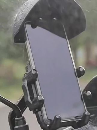 减震缓冲实在太稳了。听说很多人都在找这款骑行手机支架,手机一推自动收紧,八爪环抱非常稳固,用力摇晃车把也不会松动,不用时单手就能轻松取下。有趣的是,他还带了一顶小帽子,骑行时能够给手机遮阳挡雨,电动车、自行车都可以使用,颠簸路段也能够轻松应对#好物推荐