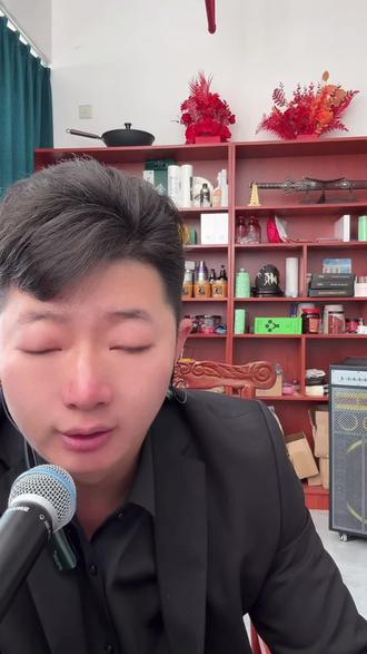 彤彤的离开,天顺大哥特别难过,希望一切都#上热门 #唐三妹#风少爷 #彤彤Ak #洗面奶