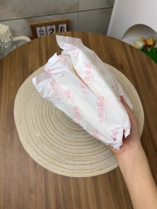 过来人经验,#待产包 里要备的是这种#计量型卫生巾 生产完就要用到的,可以精准测量产后的排出量,大尺寸的穿脱也方便#孕期囤货 #十月结晶