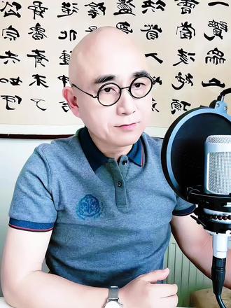 张艺谋执导
央视热播连续剧《主角》旁白配音