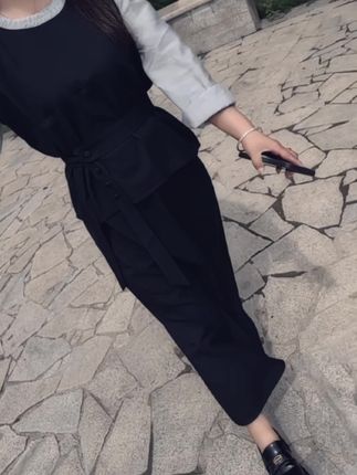 不要羡慕别人的人生,也许你拥有的,也是别人羡慕的,一定要明白,与生活无关的人和事,少听,少看,少烦恼,做事无愧于人,做人无愧于心,不负时光,不负年华,就是最好的一生#韩版穿搭 #时尚气质穿搭#时髦穿搭#秋季穿搭