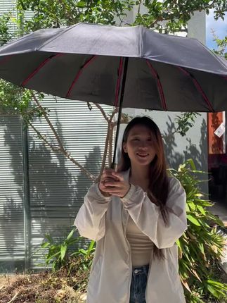 防晒防雨两不误🥰冲冲冲! #遮阳防晒 #晴雨两用伞 #出门必备 #自动雨伞