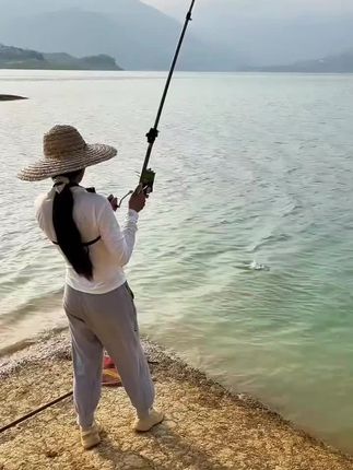 #钓鲮鱼 #钓鲮鱼 #海竿钓鱼 #方块饵 #爆护饵料