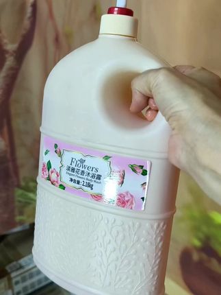 4斤沐浴露大容量留香香氛保湿花香沐浴乳淡雅持久瓶装润肤清爽温#沐浴露 #泡沫绵密 #洗护好物 #浴室好物