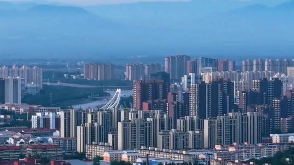 张家口山河时光璀璨张垣千灯会终于官宣,2月10号正式开启,现放出第一波早鸟预售票,一票即可打卡几十组大型自贡花灯,还能看龙凤飞天秀,魔术表演,川剧变脸,流行歌舞,NPC巡游,篝火晚会#灯会#春节去哪玩#张家口