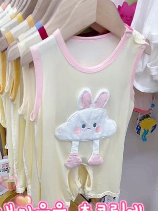 婴儿连体服夏季带捏捏乐玩具#母婴好物 #性价比超高 #夏款穿搭 #质量杠杠的好 #婴儿衣服