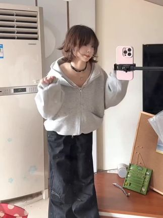 亿万少年 BUFU 美式铆钉小恶魔卫衣连帽男女秋季情侣杜宾犬宽松外套