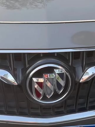 别克全系密封条 咱们爱车引擎盖这里是没有密封条的,平时开车时灰坐雨水和洗车时留下的水很容易进入机舱里,很脏又有水溃很不美观可以装上这款引擎盖密封条,有效的防止灰尘水渍,最重要的是可以有效改善,时间久了脏兮兮的造成车机线路老化氧化等需要的车友抓紧安排上吧#别克 密封条 发动机 汽车好物#爱车养护 #密封条 #别克 #汽车用品