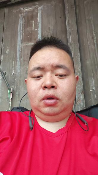 电脑故障判断 无限循环重启大多数是因为内存自检不过,这种情况有可能是内存条的问题,也有可能是内存主板兼容性不好,还有可能是主板内存插槽有问题!
