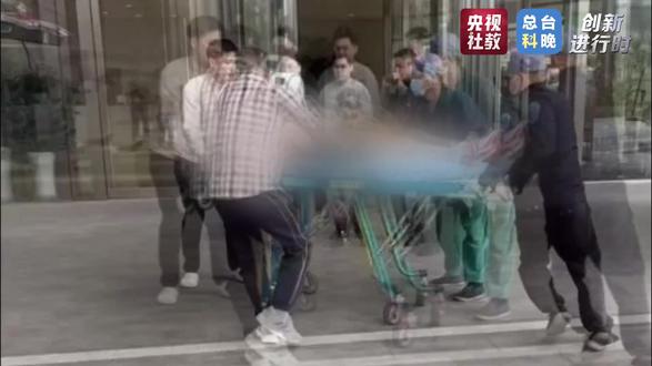 硬核科普:走进心脏看心梗 心梗,为何如此致命?本期硬核科普,我们潜入人体,走进冠状动脉,亲眼见证斑块破裂、血栓形成的全过程。从血管堵塞到心脏停跳,究竟发生了什么?答案,就在这场人体探秘之旅中。#总台科晚 #央视科技 #心梗 #心源性猝死