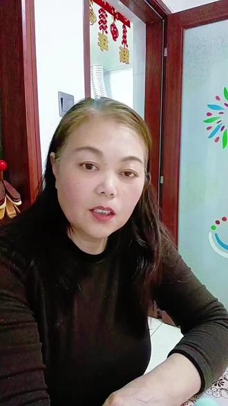 #上热门 真的希望有关部门重视起来,播间展示的商品是正品,发的商品都是假货,挂羊头卖狗肉,整个抖音上面的直播间都在欺骗老百姓,坑害老百姓,骗老百姓的钱,公关人员拿着高工资,一定要打打工作,不管不问#内容过于真实的段子 #生活感悟内容过于真实 #支持原创 @DOU+小助手