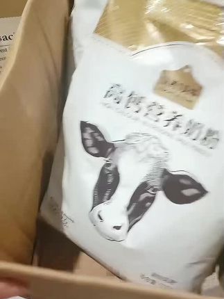 认养价这款奶粉之前卖挺贵的,没想到现在这个价居然到手两袋,奶香浓郁又丝滑,囤几袋全家都能一起喝#奶粉 #高钙奶粉 #认养一头牛 #牛奶
