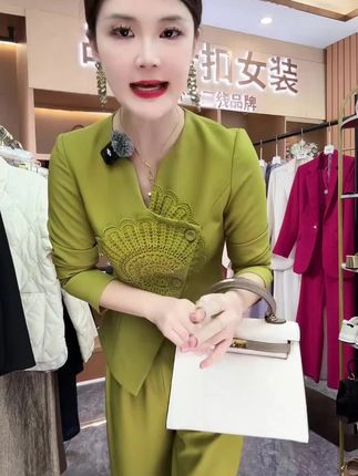 〈纪朵研〉1341休闲风通勤小香风时尚套装气质轻奢慵懒风上衣INS风#谁穿谁好看 #面料柔软舒适 #休闲减龄穿搭 #品质女装 #时尚穿搭