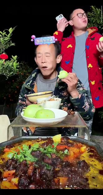 是会讲话的坤坤#名模坤 #名模坤直播回放 #地方美食