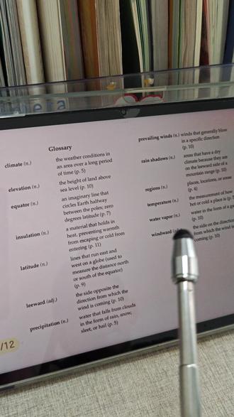 今天的glossary真的有点难,很多单词我一个读了大学的人也是很多没怎么接触,只能说我当年真的词汇量少得可怜,而现在的资源真的很好,小朋友们的词汇量都碾压我!😂关键还有很多我读的不太准确,大家听个热闹就好,莫被我带跑偏了哈。跟着二娃学习,真的长了不少知识,至少我敢开口读这么几句英语,以前没带二娃启蒙英语的时候,要说一句英文,那真是怕会咬到舌头,太别扭了。😅#寒假学习打卡 #陪娃学习 #英语学习 #ABCReading#晨读