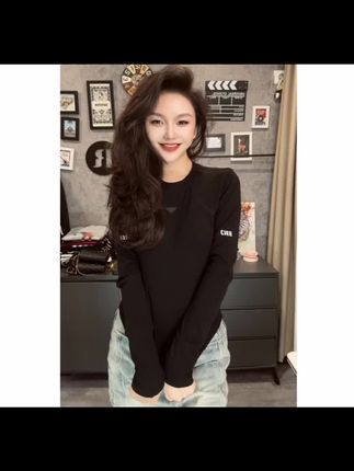 高弹力透气亲肤圆领上衣#修身显瘦 #气质穿搭 #与众不同 #完美搭配 #爱了爱了