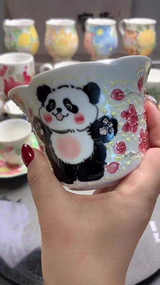 樱花季来啦!这只手绘熊猫杯太应景了~