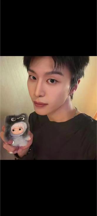 17岁靠闺蜜成功拿下🍊🍊同款 wakuku!#范丞丞 #wakuku #闺蜜 #惊喜