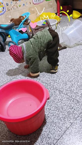 跟着爸爸学做俯卧撑
#谁还没个隐藏技能