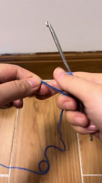 1.环起 6x=6
2.v=12
3.x.v=18
4-5.18x=18
6.( x.v ) *3.6v. ( v.x ) *3=30
7.30x=30
8. ( x.v.x ) *3 ( x.v ) *6 ( x.v.x )*3=42
9-10.42x=42
11.11x.( 2x.v)*6.13x=48
12-15.48x=48
16.12x.a.20x.a.12x=46
17.46x=46
18.16x.a.10x.a.16x=44
19.44x=44
20.16x.a.8x.a.16x=42
21.42x=42
22.( 9x.a)*3.9x=39
23. ( x.v ) *2 ( 9x.a ) *2.9x. ( v.x ) *2=41
24.9xa. ( 5x.a ) *3.9x=37
25.( x.v ) *2.3x.a. ( 5x.a ) *33x. ( v.x ) *2=37
26.10x.a. ( 3x.a)*3.10x=33
27.x.v.2x.a.3x.a. ( 4x.a )*3 2x.v.x=30
28.( x.v ) *2.4x.a. ( 2x.a ) *34x. ( v.x )*2=30
29.9x. ( x.a ) *4.9x=26
30.2v.7x.4a.7x.2v.=26
31.10x.3a.10x=23
#钩织#鲸鱼#海洋毛毯#海洋系列#鲸鱼教程