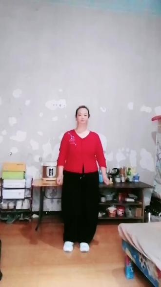 五一快乐美女帅哥,(我累谁知道)歌曲句句现实,跳的虽然不怎么好,但歌词入心,听的都想流泪,好像为我写的一样,😂