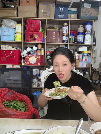 农民自种露天白玉洋扁豆