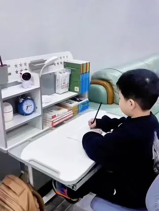 ##学习用品 #学习桌椅 #儿童学习桌 #无限回购的宝藏单品 #学习桌 儿童学习桌