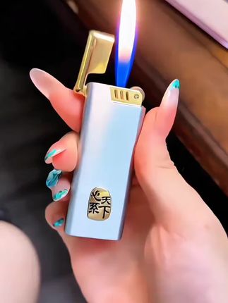 心系天下手工定制高级轻奢可充气便 携个性耐用设计砂轮卡片打火机 #创意灵感 心系天下手工定制高级轻奢可充气便携个性耐用砂轮卡片打火机 #心系天下 #打火机 #送男友的打火机推荐 #高品质 @抖音创作小助手 视频同款都在橱窗里