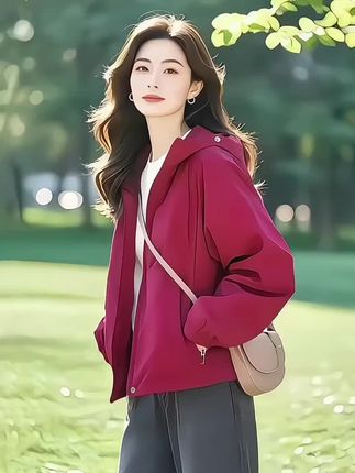 春秋百搭上衣加棉加厚休闲连帽女士时尚宽松长 袖韩版短款短外套女#春秋穿搭 #连帽外套 #短款外套 #时尚穿搭 #宽松版型