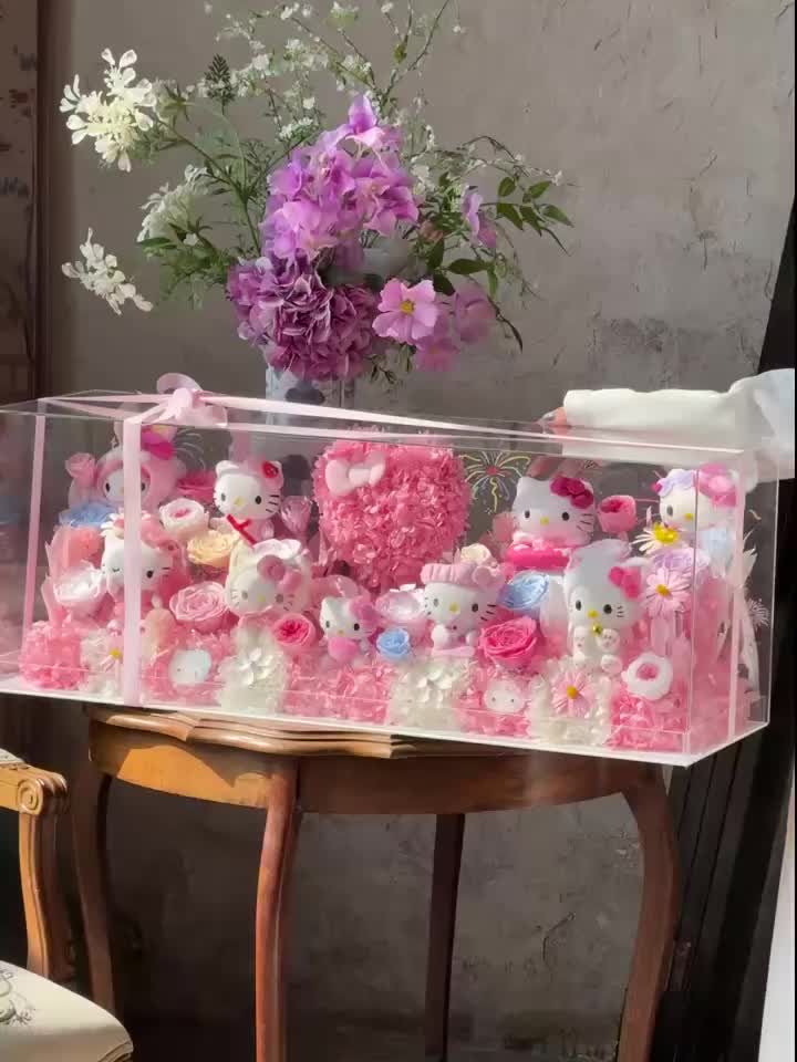 你说你明天就要,我加班加点也要给你送过去。#永生花#hellokitty #浪漫
