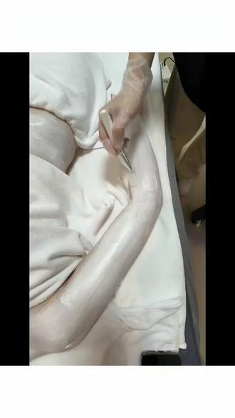 为什么一到夏天,白皮女生更吸睛?不是颜值胜在肤色,全身匀净真的很加分,快来解锁你的冷白皮密码~#美白#全身美白 #冷白皮