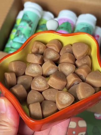 精致女孩一定要保持嘴巴香香的,出门可以备一点这个#茶含片,需要的时候含一片,满嘴都是乌龙茶的清香,还带有微微的甘甜@DOU+小助手 @DOU+上热门 @DOU+好生意