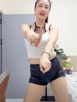 #完美身材 #性感舞蹈 #微胖女生 @DOU+小助手