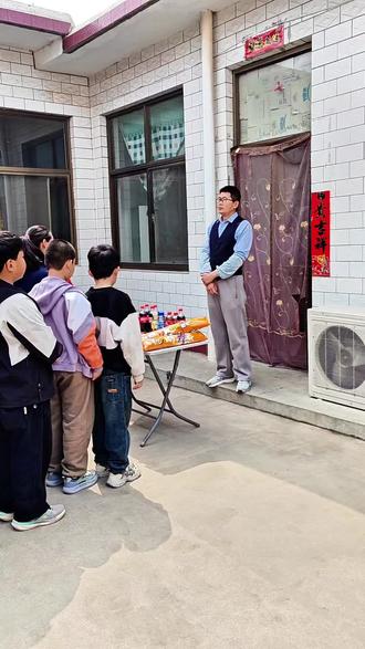 乡村午托班诗词大闯关,动员大会#接地气的孩子们 #欢乐的小院幸福的孩子