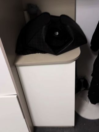 我是一个狠不下心的人 我觉得一段关系你再对不起我还是会能想到以前开心的时候 我会去想我们现在为什么这样就算缘分到头 我还是想知道一个答案 哪怕我知道这个答案不尽人意 可我还是想再努力一下我总是想和伤害我的人重归于好...#情感 #自渡自愈#焦虑