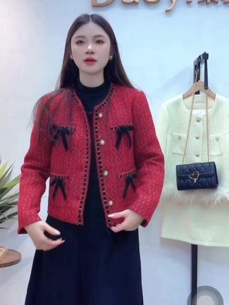 朵以小香风羽绒外套,甜美又时尚~~#高级感穿搭 #穿搭 #朵以 #甜美穿搭 #小香风外套