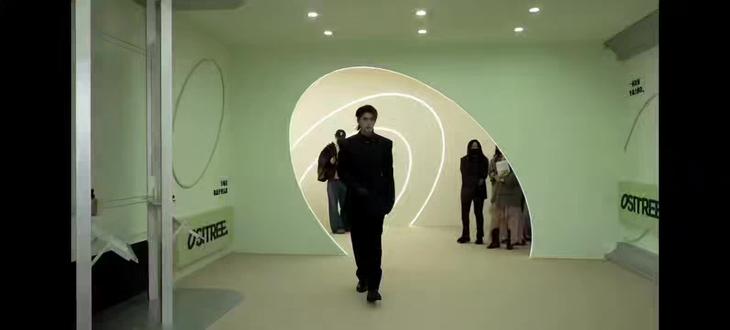 让我们欢迎世界巨星---蔡徐坤!#柳丝木品牌全球代言人蔡徐坤 #气场全开